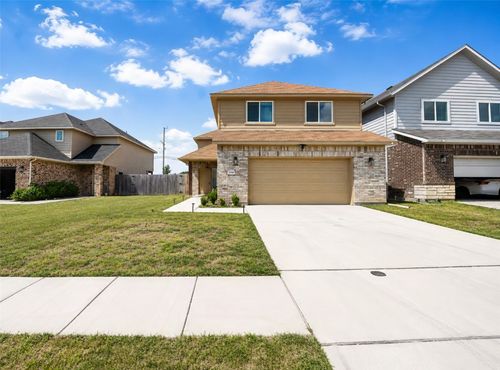 256 Natalie Dr, Grand Prairie, TX, 75051-3947 | Card Image