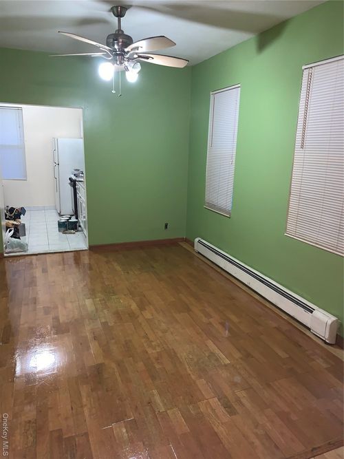 8674 108th St, Richmond Hill, NY, 11418-1606 | Card Image