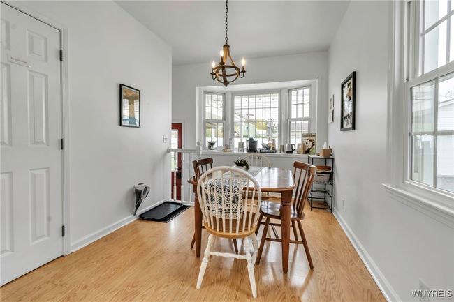 eat in kitchen | Image 28