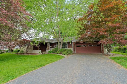 105 N Hamilton Rd, Gahanna, OH, 43230-2601 | Card Image