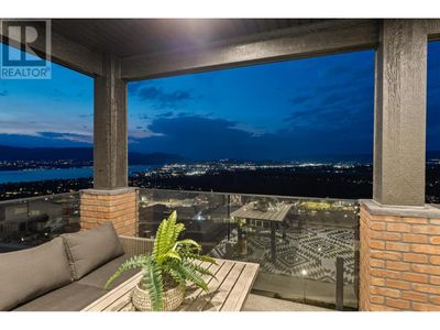 1026 Emslie St, House other with 3 bedrooms, 3 bathrooms and 2 parking in Kelowna BC | Image 3