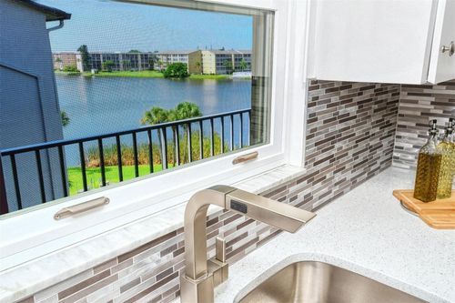 515-3272 Lake Bayshore Dr, BRADENTON, FL, 34205-5521 | Card Image