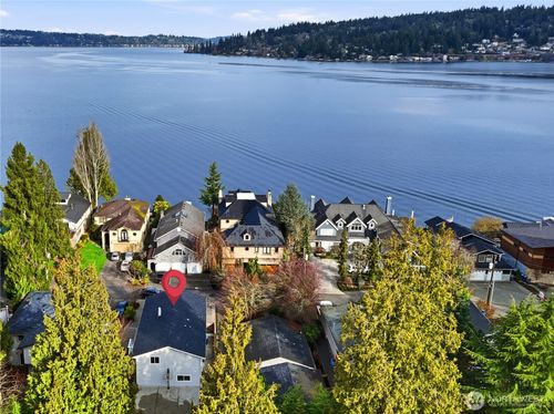 18825 Se 42nd St, Issaquah, WA, 98027-9352 | Card Image