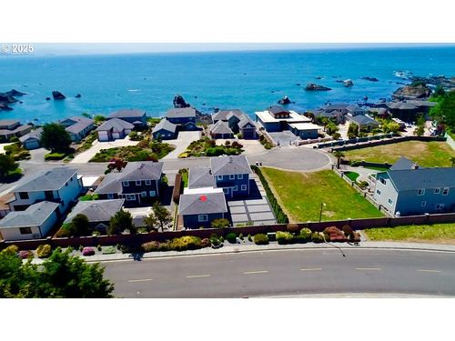 842 Chetco Point Ter, Brookings, OR, 97415-9087 | Card Image