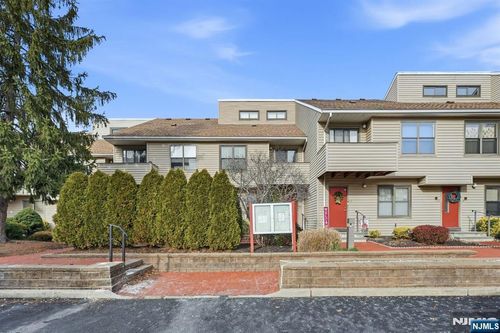 77 Liberty St, Little Ferry, NJ, 07643-1763 | Card Image