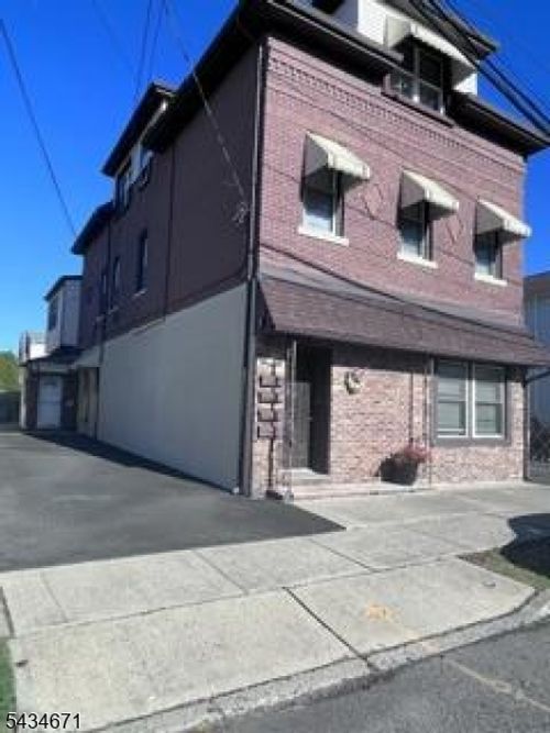 1b-283 Orchard St, Elmwood Park, NJ, 07407-2765 | Card Image