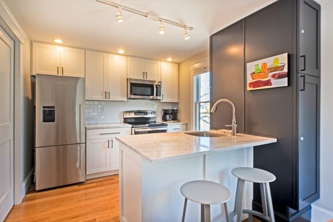 2 - 16 Holway Ave, Condo with 1 bedrooms, 2 bathrooms and 2 parking in Provincetown MA | Image 10