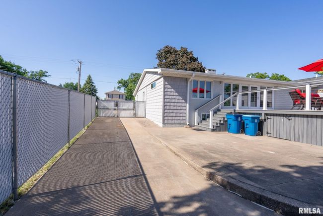 1419 3 Rd St, House other with 3 bedrooms, 4 bathrooms and null parking in Camanche IA | Image 45