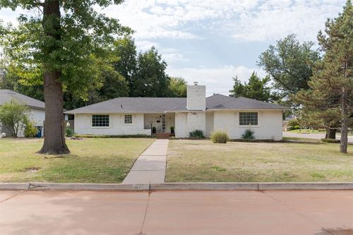 1908 Dorchester Drive, Nichols Hills, OK, 73120 | Card Image