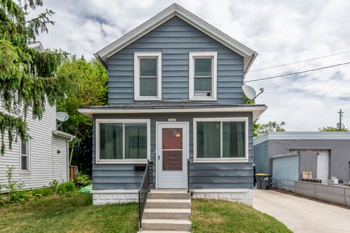 1121 Adams St, Waukesha, WI, 53186-3801 | Card Image