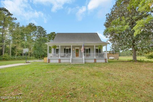 2625 Chauncey Town Rd, Lake Waccamaw, NC, 28450-2014 | Card Image