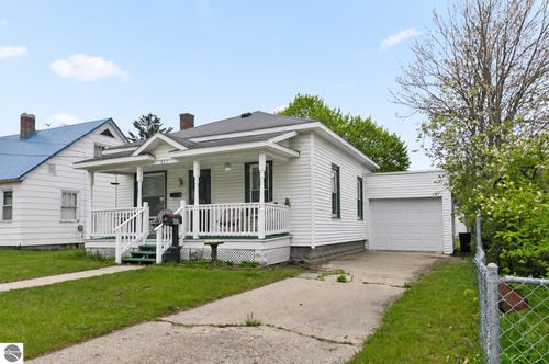 865 Farrar St, Cadillac, MI, 49601-1358 | Card Image