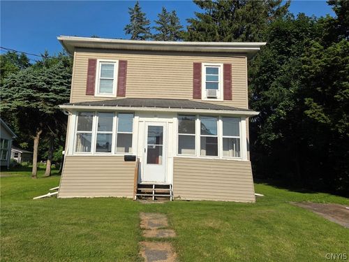 82 Garrow St, Auburn, NY, 13021-4634 | Card Image
