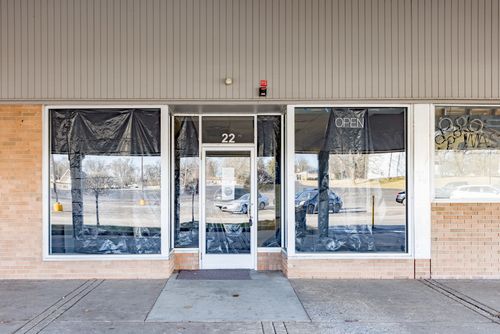 150 S Kennedy Dr, Carpentersville, IL, 60110-2091 | Card Image