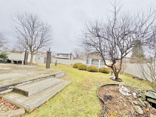 24669 Pamela St, Flat Rock, MI, 48134-9202 | Card Image