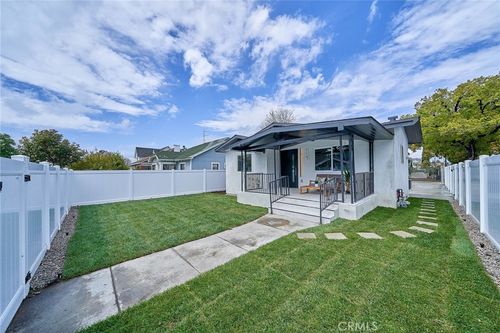 1147 W 39th Pl, Los Angeles, CA, 90037-1556 | Card Image