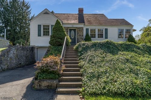 125 Brunswick Ave, Bloomsbury, NJ, 08804-3020 | Card Image