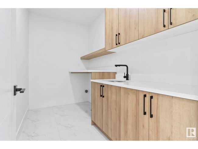4007 39 St, House other with 3 bedrooms, 3 bathrooms and null parking in Beaumont AB | Image 44
