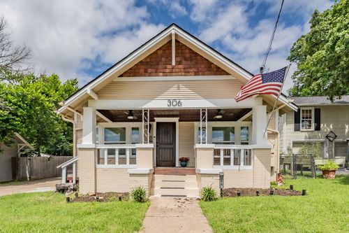 306 Davis St, Weatherford, TX, 76086-4230 | Card Image