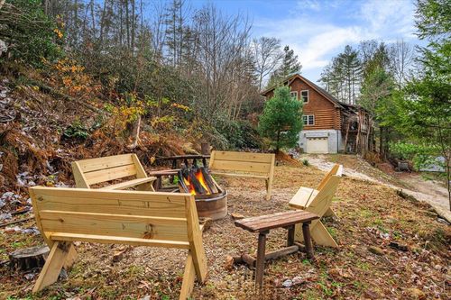 645 Right Fork Fixer Rd, Zoe, KY, 41397-8003 | Card Image