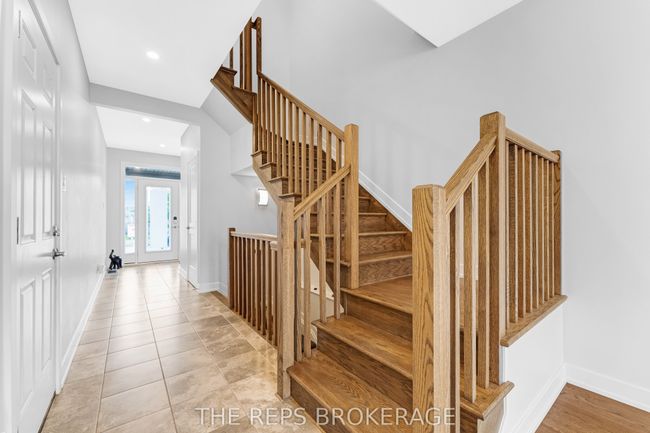 891 Solarium Ave, House attached with 3 bedrooms, 3 bathrooms and 2 parking in Manotick ON | Image 4