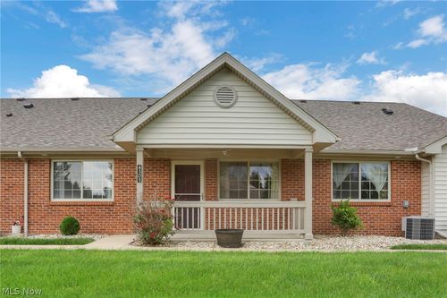 4305 Strattford Cir E, Zanesville, OH, 43701-9857 | Card Image