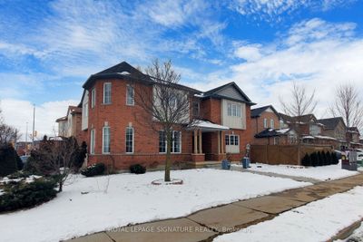 28 Hollowgrove Blvd, House other with 4 bedrooms, 5 bathrooms and 4 parking in Brampton ON | Image 2