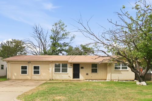 204 Pimlico Way, Saginaw, TX, 76179-2120 | Card Image