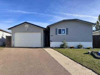 3409 43 Ave, House detached with 3 bedrooms, 2 bathrooms and 2 parking in Lloydminster SK | Image 1