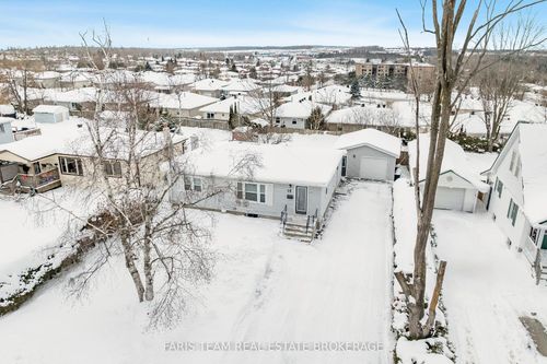 15 Derby St, Orillia, ON, L3V5R4 | Card Image