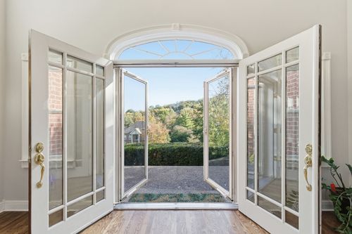 9404 Smithson Ln, Brentwood, TN, 37027-8757 | Card Image