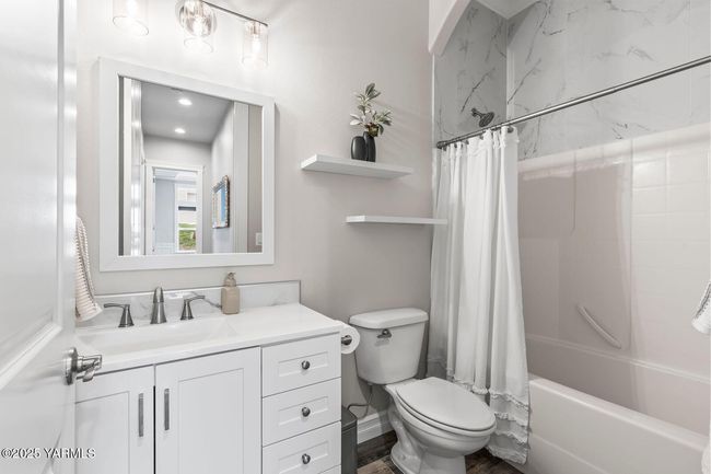 Guest Bathroom | Image 25