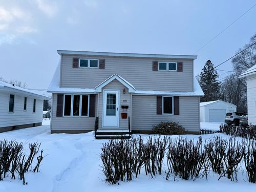 3725 Mayfair Ave, Hibbing, MN, 55746-2944 | Card Image