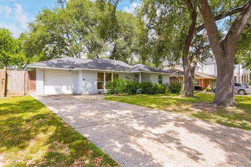 2222 Wakefield Dr, Houston, TX, 77018-5035 | Card Image