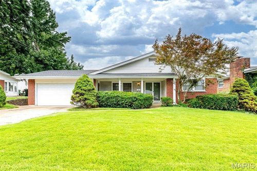 1610 Saint Anthony Ln, Florissant, MO, 63033-6243 | Card Image