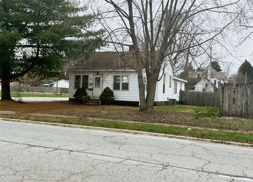 701 N Central Ave, Paris, IL, 61944-1106 | Card Image