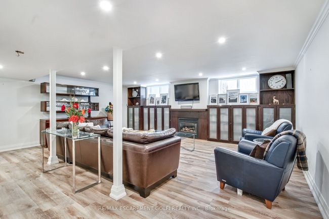 106 Cumming Crt, House other with 4 bedrooms, 3 bathrooms and 4 parking in Ancaster ON | Image 26
