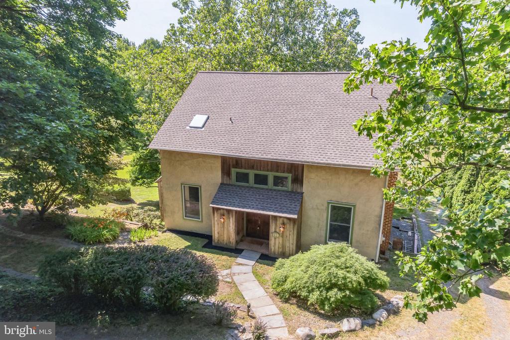 Warwick Rd, Elverson, PA 19520