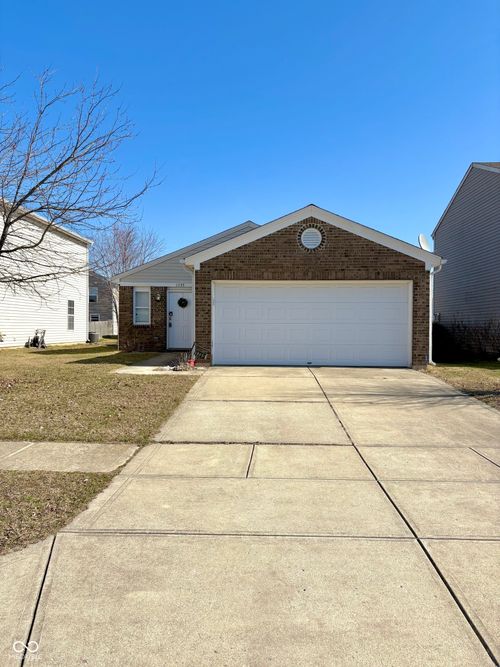 1735 Elijah Blue Dr, Greenwood, IN, 46143-6816 | Card Image