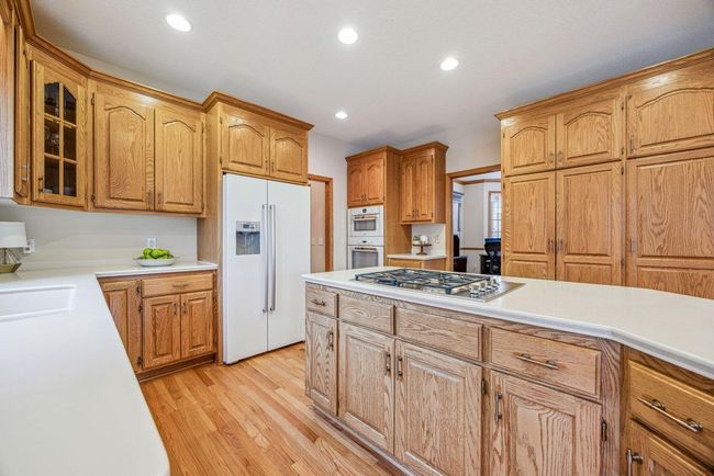 Nice upscale appliances. | Image 13