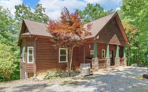 10 Piper Ln, Murphy, NC, 28906-4233 | Card Image