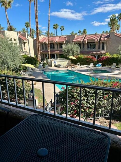 18-2700 Lawrence Crossley Rd, Palm Springs, CA, 92264-6527 | Card Image