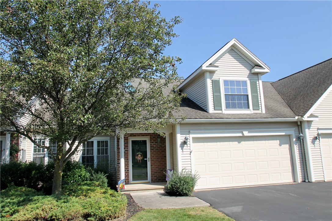Forshire Ln, Rochester, NY 14623