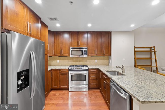 APT-213 - 8220 Crestwood Heights Dr, Condo with 1 bedrooms, 1 bathrooms and null parking in MCLEAN VA | Image 8
