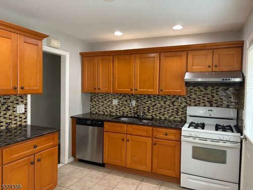 44 Fellswood Dr, Livingston, NJ, 07039-2209 | Card Image