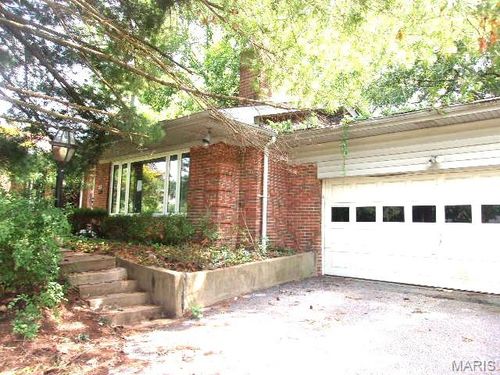 8 Price Meadows Dr, Saint Louis, MO, 63132-3512 | Card Image
