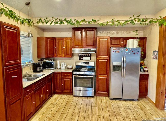 22739 Lazy Stream Dr, House other with 4 bedrooms, 2 bathrooms and null parking in Elmendorf TX | Image 5