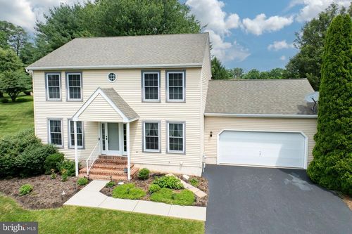 28 Northfield Dr, Downingtown, PA, 19335-1197 | Card Image