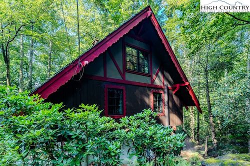 335 Cherry, Boone, NC, 28607-5752 | Card Image