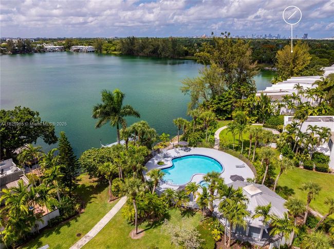 5292 Sw 69 Th Pl, Townhouse with 2 bedrooms, 3 bathrooms and null parking in Miami FL | Image 27